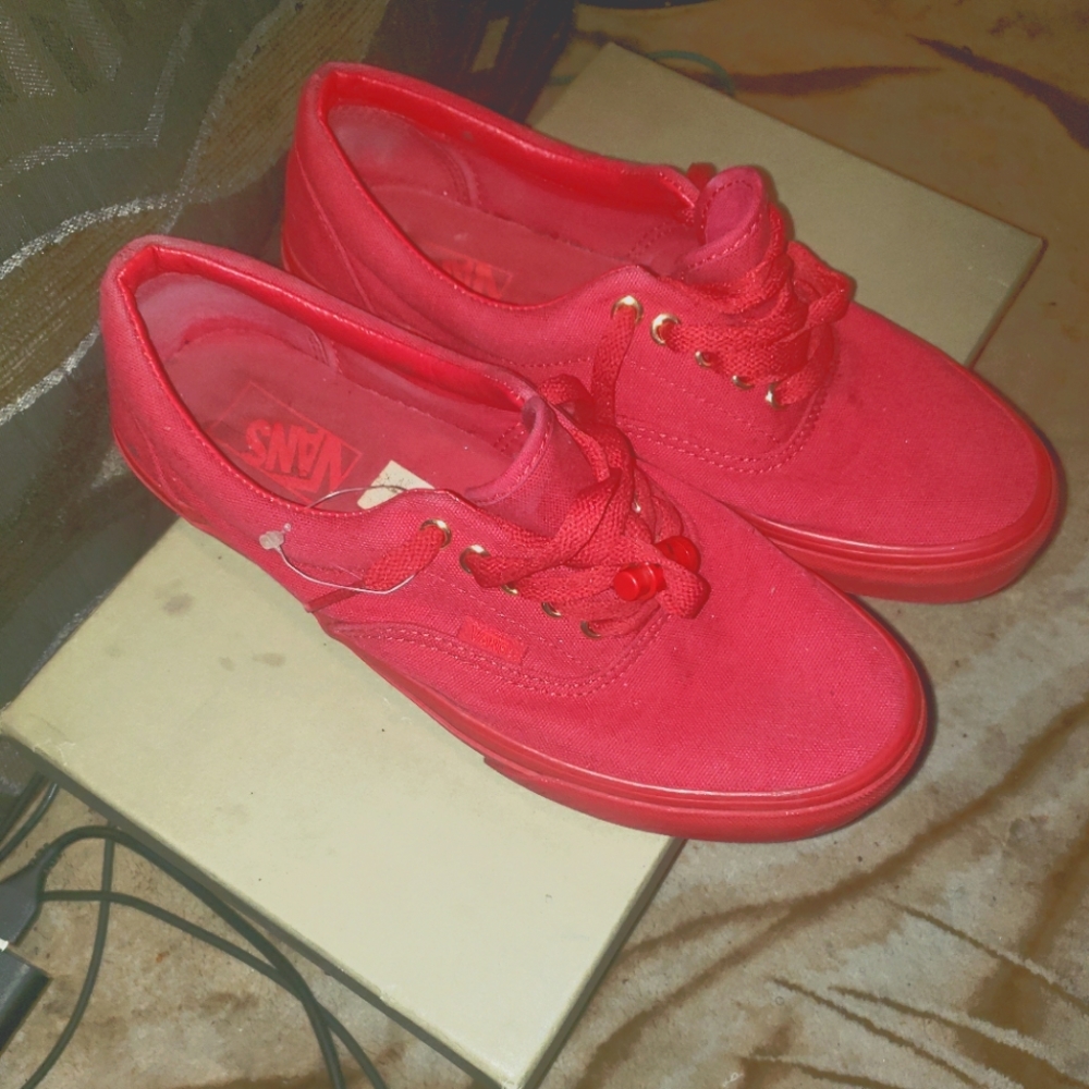 Vans low true red